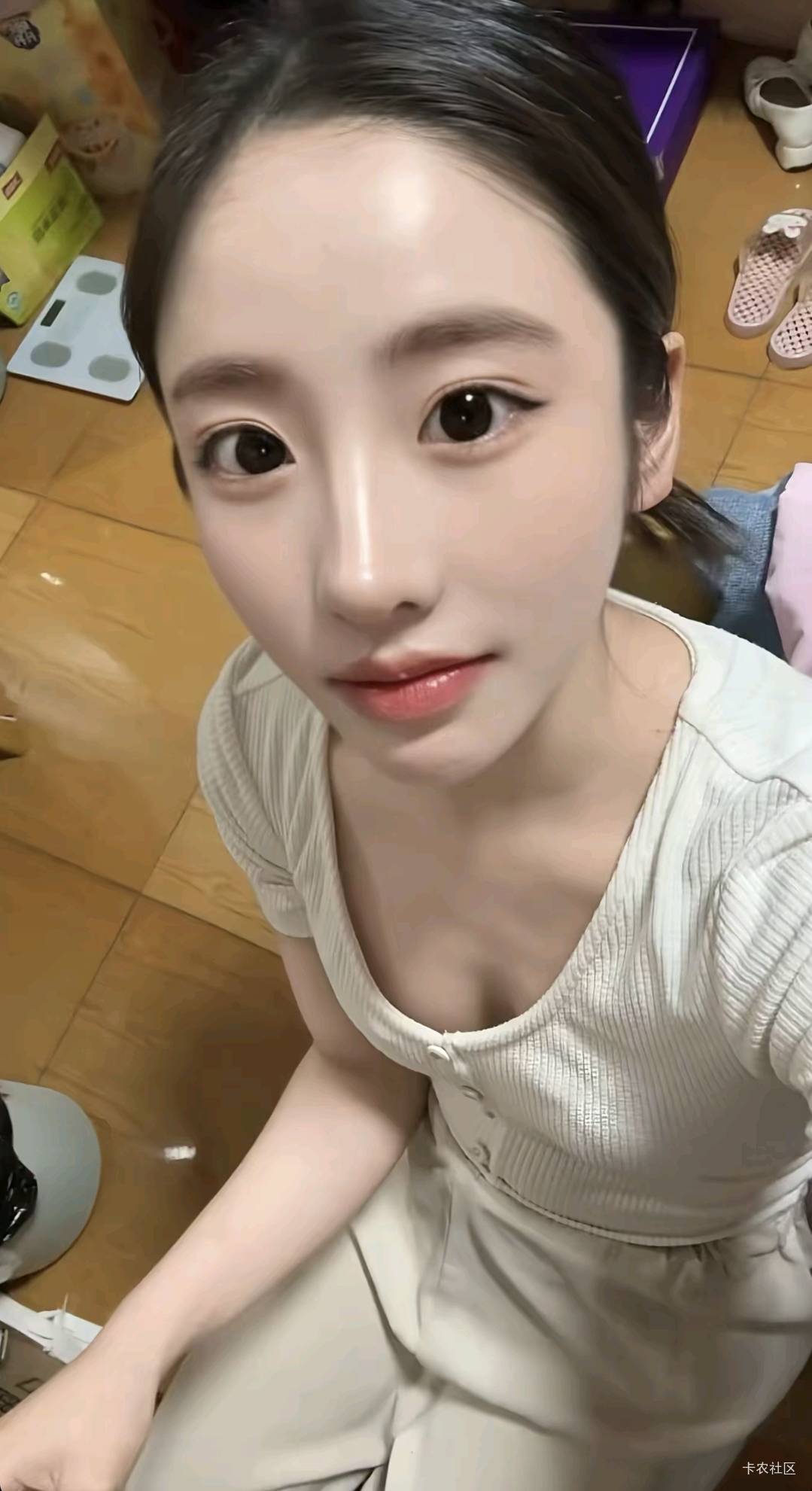 好饿啊，一点毛都没有，快饿晕了，我的卡农账号还没找好继承人呢

23 / 作者:酷奇57 / 