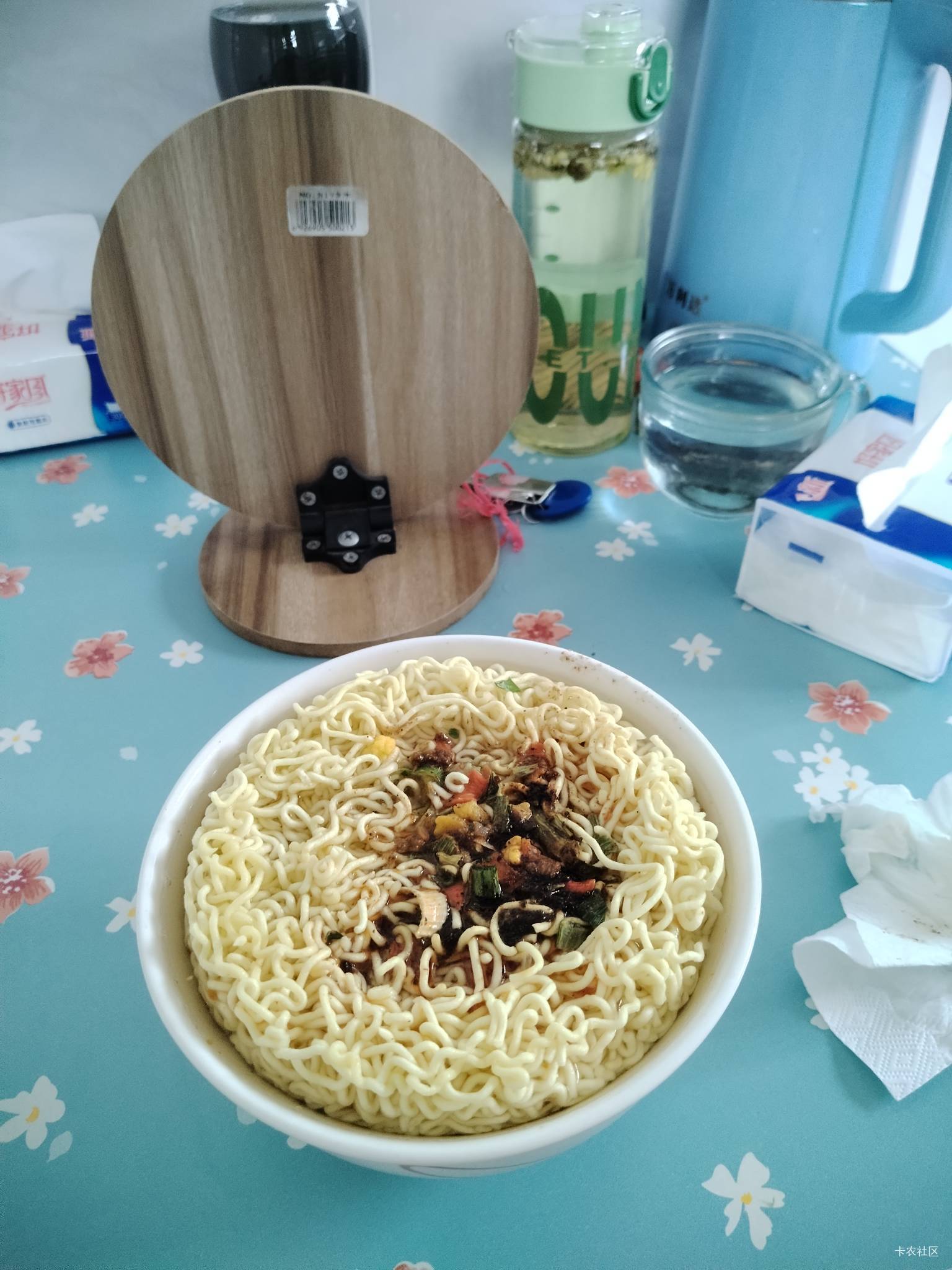 没钱吃饭了   只能吃泡面了  造孽啊


60 / 作者:自律好吧 / 