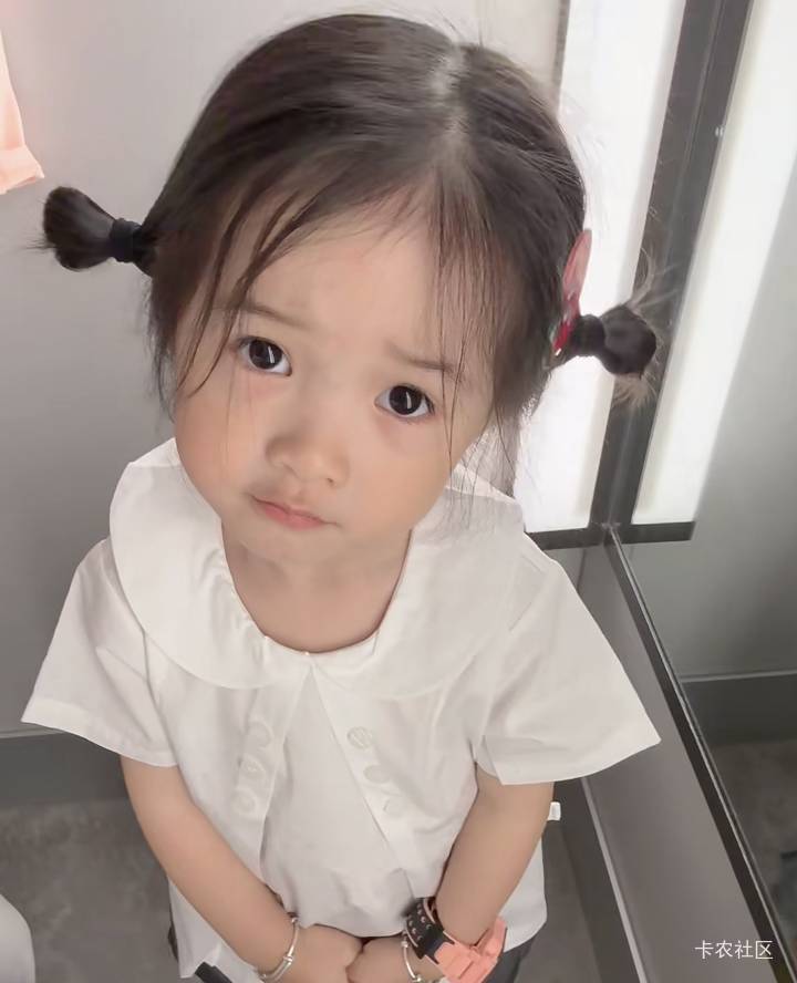 你们发现没有，有时候楼下会莫名其妙停几辆电动车，后面有个盒，盖子打开想吃什么拿什74 / 作者:成都吴彦祖WYZ / 