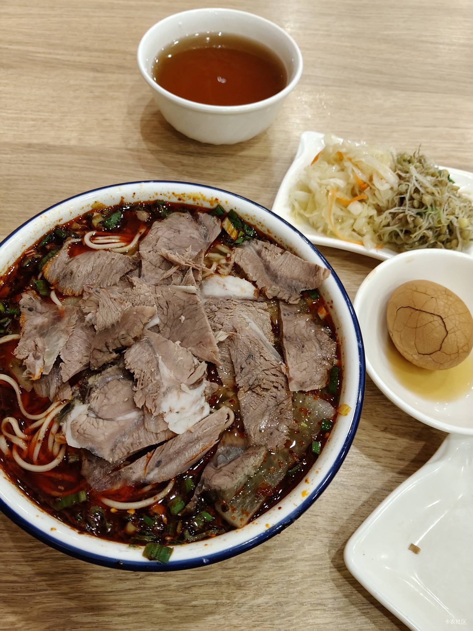 兄弟们，牛肉面八块一份，抖省省团的5.9，你们那里牛肉面也有这么多牛肉吗？


80 / 作者:你好呀来分期 / 
