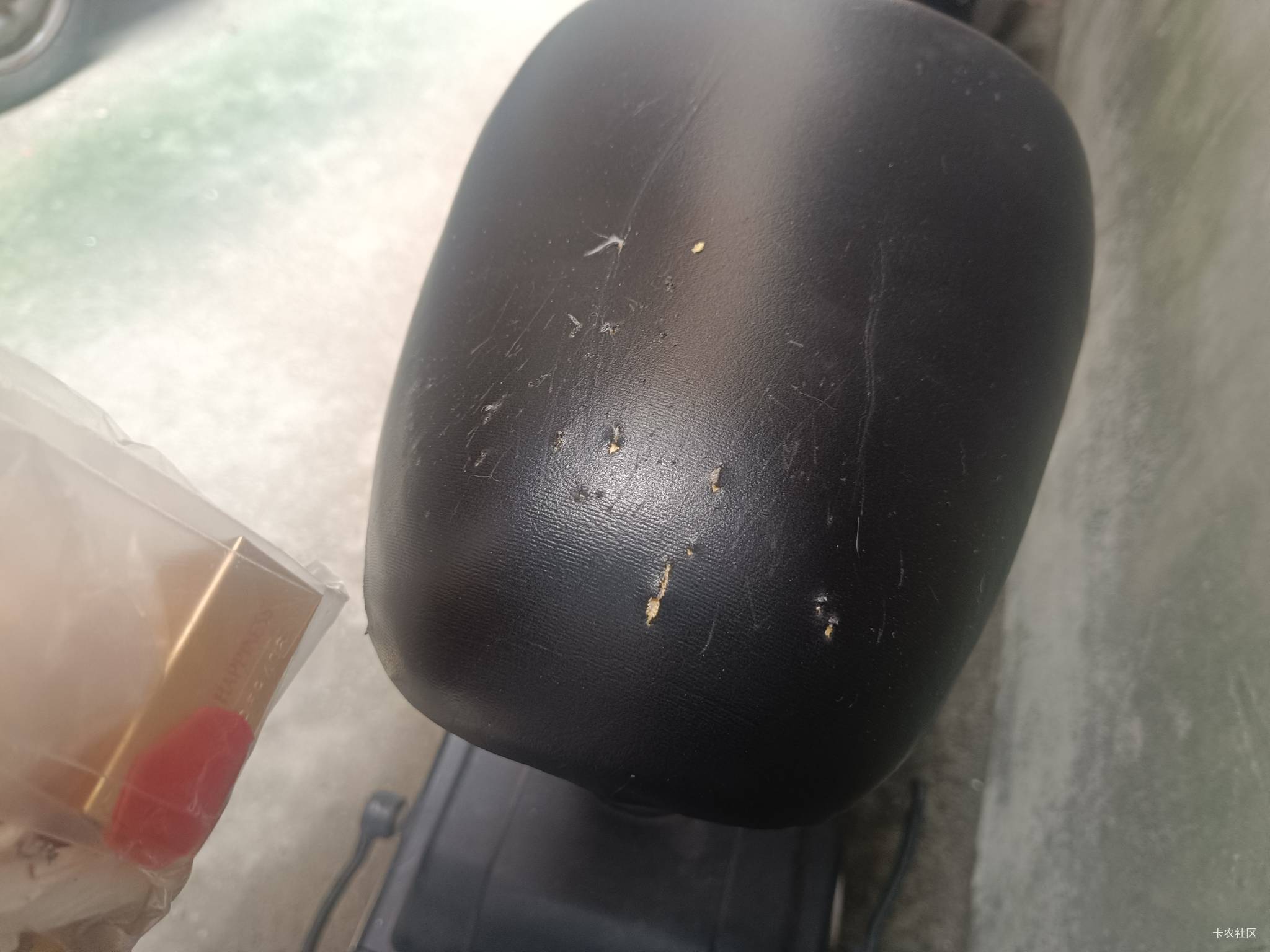 这座包昨晚还好好的  下来开看见这样  是人还是自己烂  看不懂？

32 / 作者:北部湾银行 / 