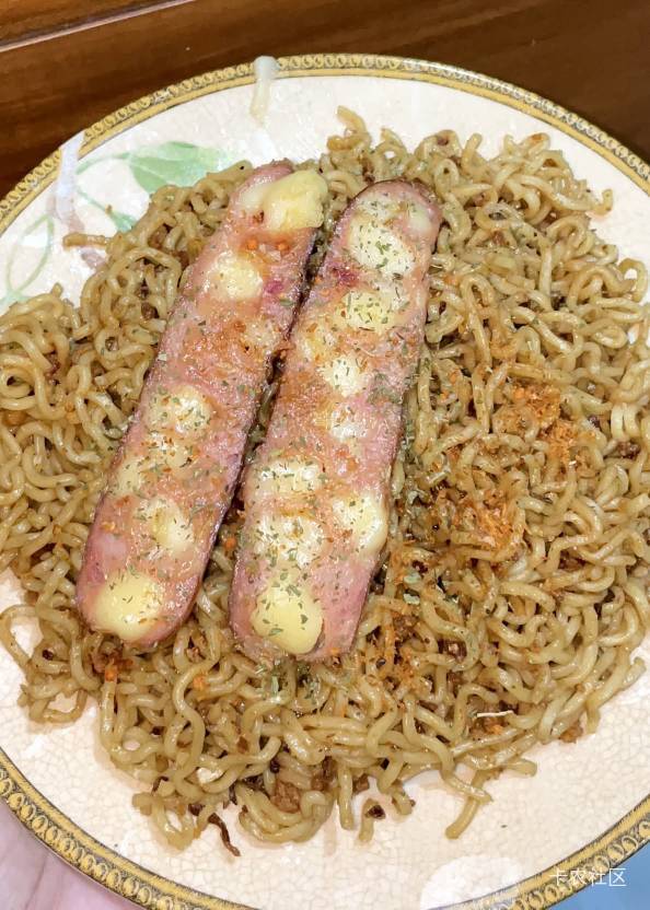 你们吃过奶酪香肠吗

41 / 作者:秋萤 / 