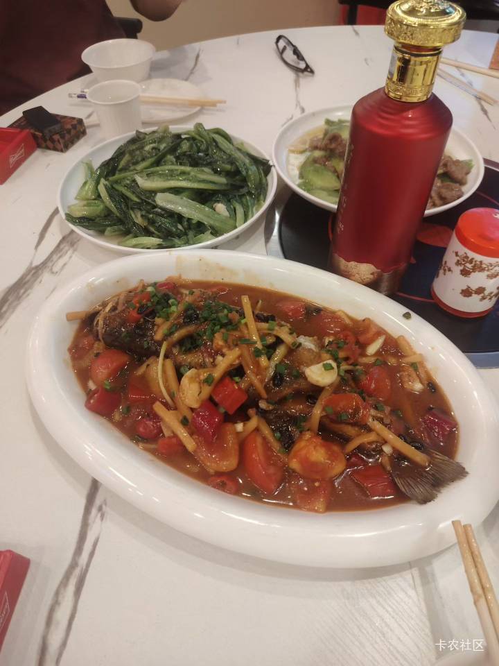 老哥们吃个宵夜吧

36 / 作者:记得记得回电话 / 