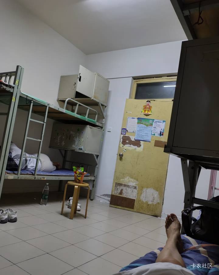 老哥们，和同村发小来了个小厂，老板是四川的，这几天下班和我们几个玩金花，我发小赢62 / 作者:遗憾不看 / 