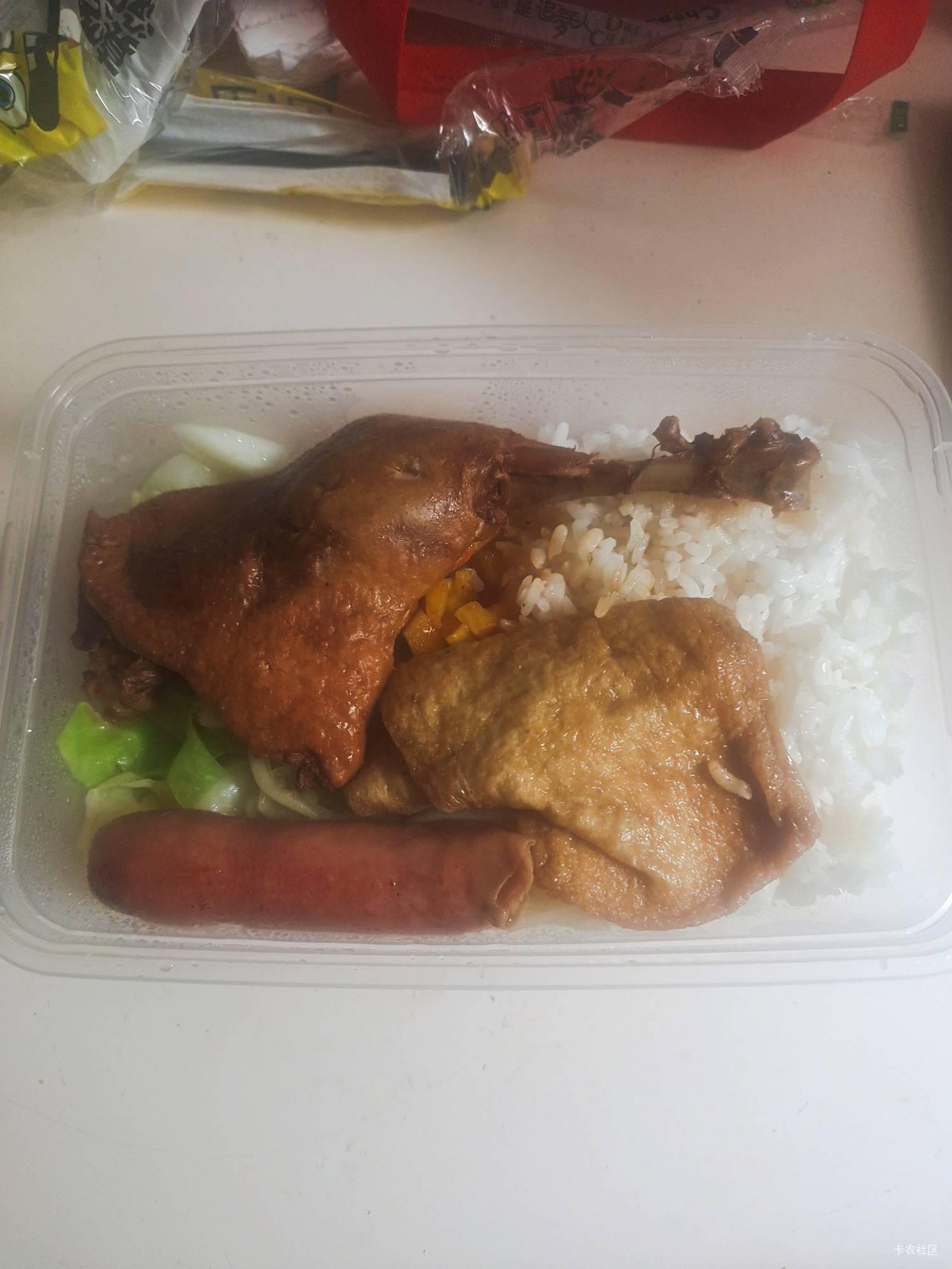 前几天买了几次快餐盒饭不太行，两荤两素难吃还没有一块好肉，还是沙县大鸭腿比较实在63 / 作者:2026双喜临门 / 