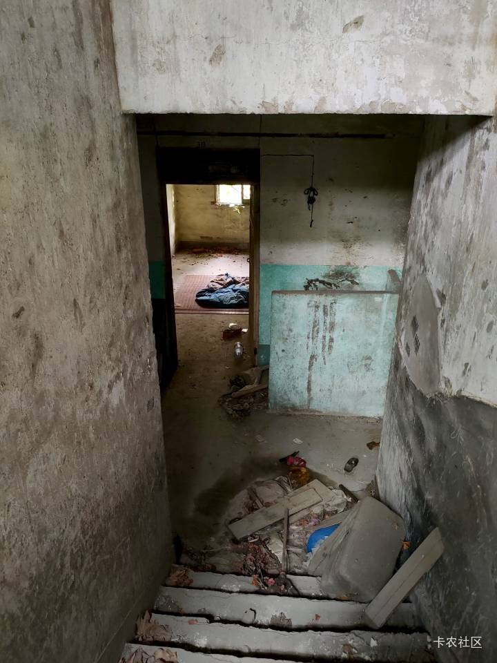 又要被老哥们嘲笑了，又热又累顶着大39度太阳出去找日结找不到，还搞得一身汗，没办法31 / 作者:想吃菠萝包 / 