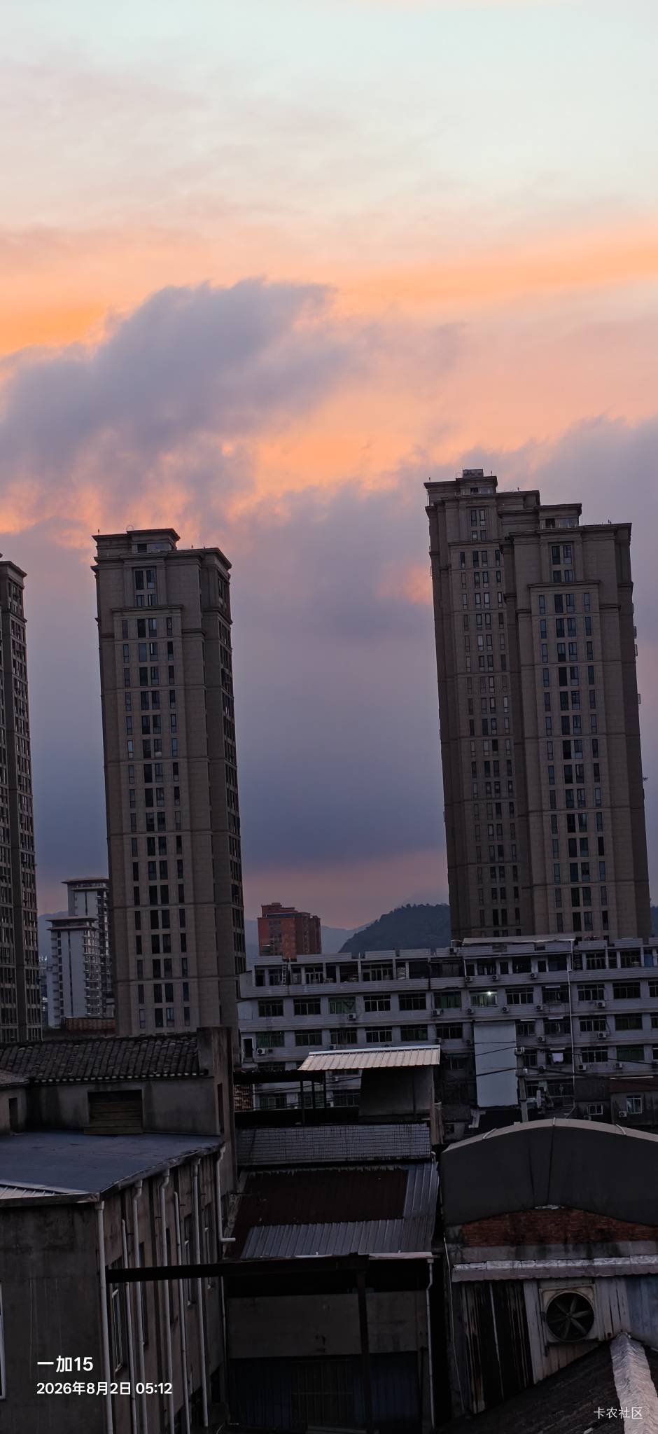 上班

12 / 作者:机你太美 / 