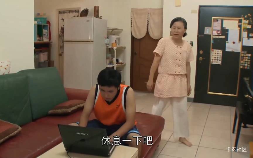 老哥又在刷帖子喔，休息一下吧，好不好？
老哥们帖子刷累了可以直接睡觉，没问题的！
21 / 作者:鱼巷 / 