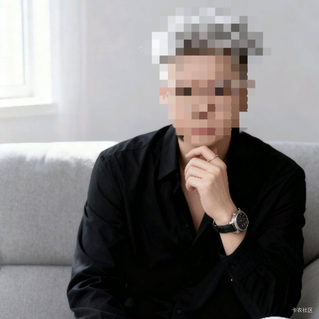 穿这身出去应该不会被认出我是一个挂壁仔吧

98 / 作者:空间！ / 