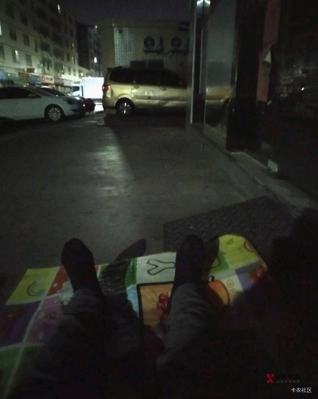躺下了，你们在公园睡过吗？卡农酒窝一个挂壁仔吧

75 / 作者:枫霜降 / 