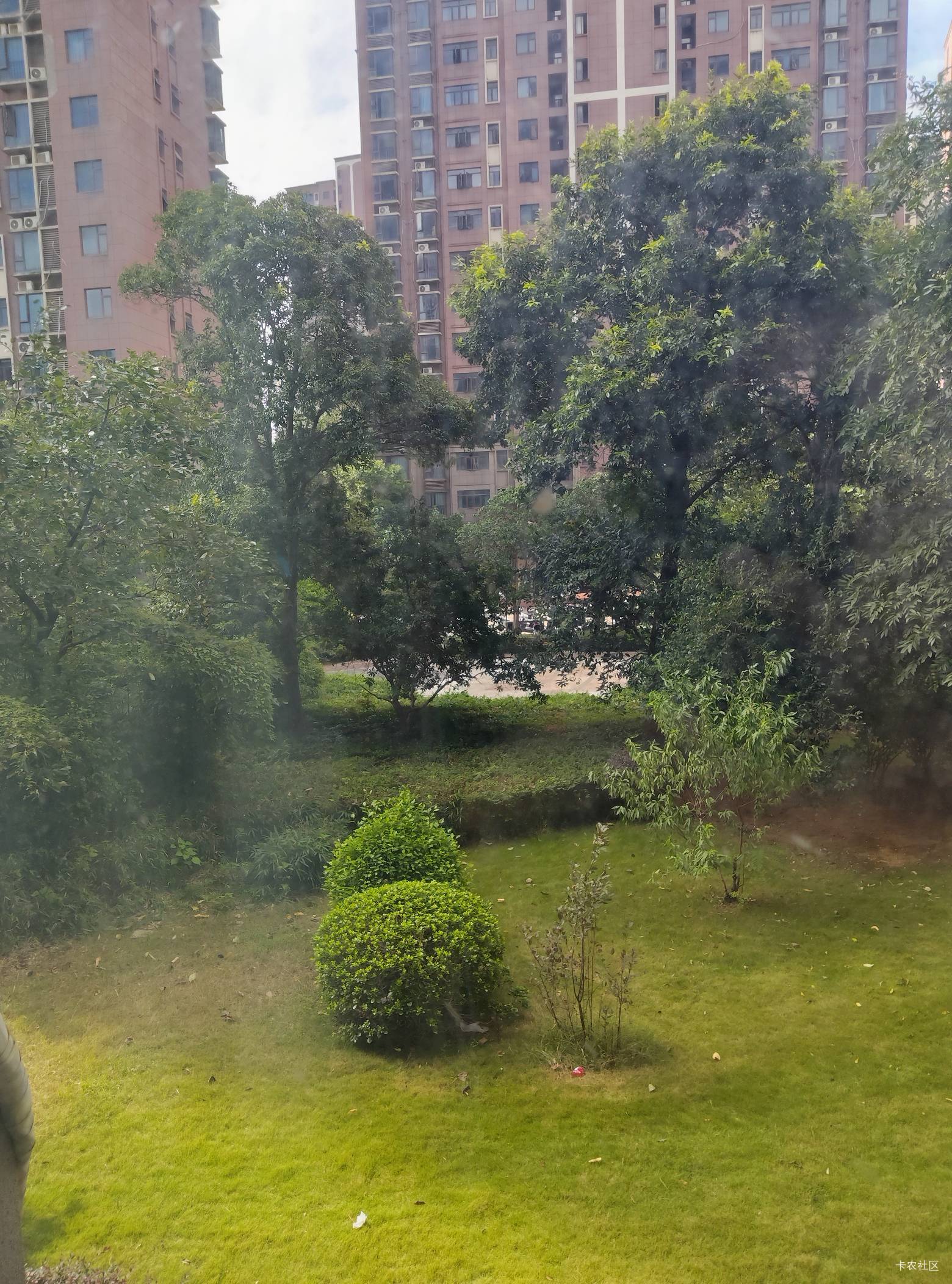 起早开工  暂时收入60毛  根本用不完





66 / 作者:不伦不类很正经 / 