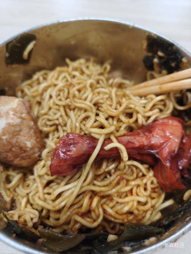 吃了一个礼拜泡面了，怎么感觉好难吃啊

89 / 作者:小小搬运工手慢无 / 