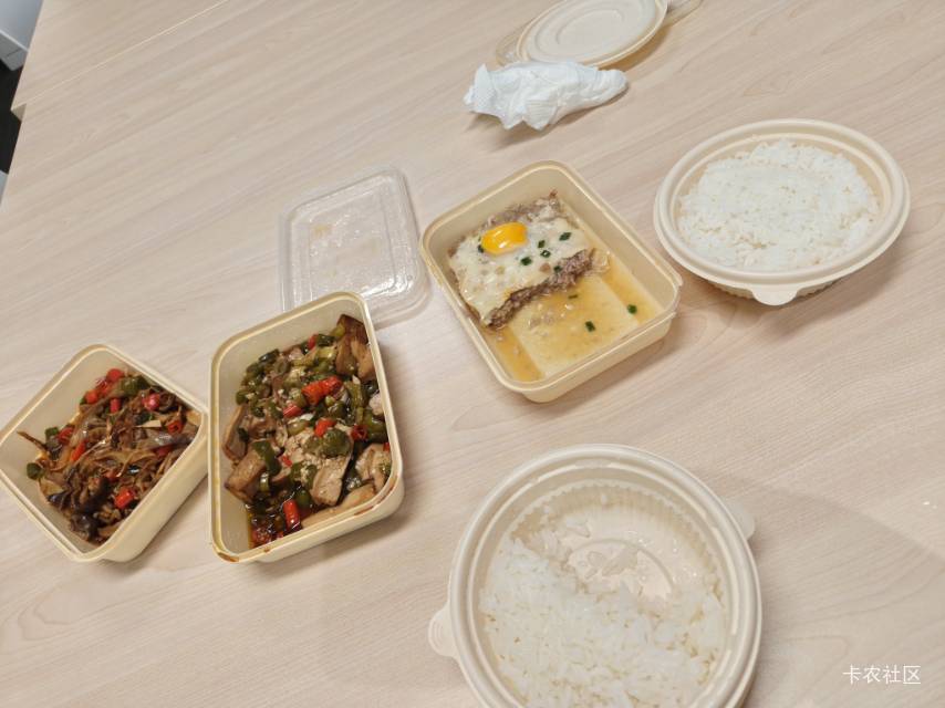 继续吃中午的剩菜

63 / 作者:小小搬运工手慢无 / 