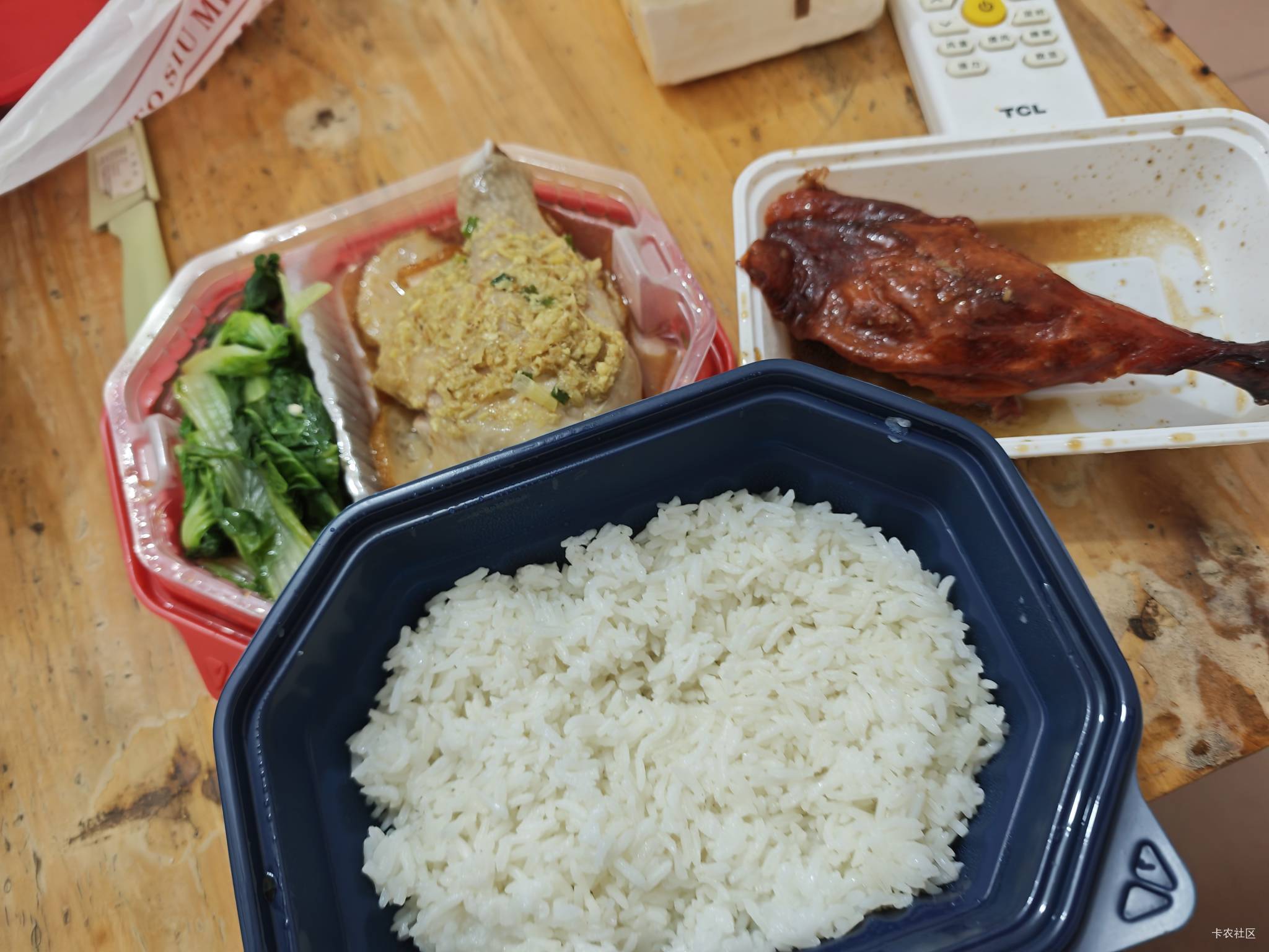 挂壁生活真的好啊 天天吃的满嘴巴流油 去进厂的智商都很低


25 / 作者:咕无天 / 