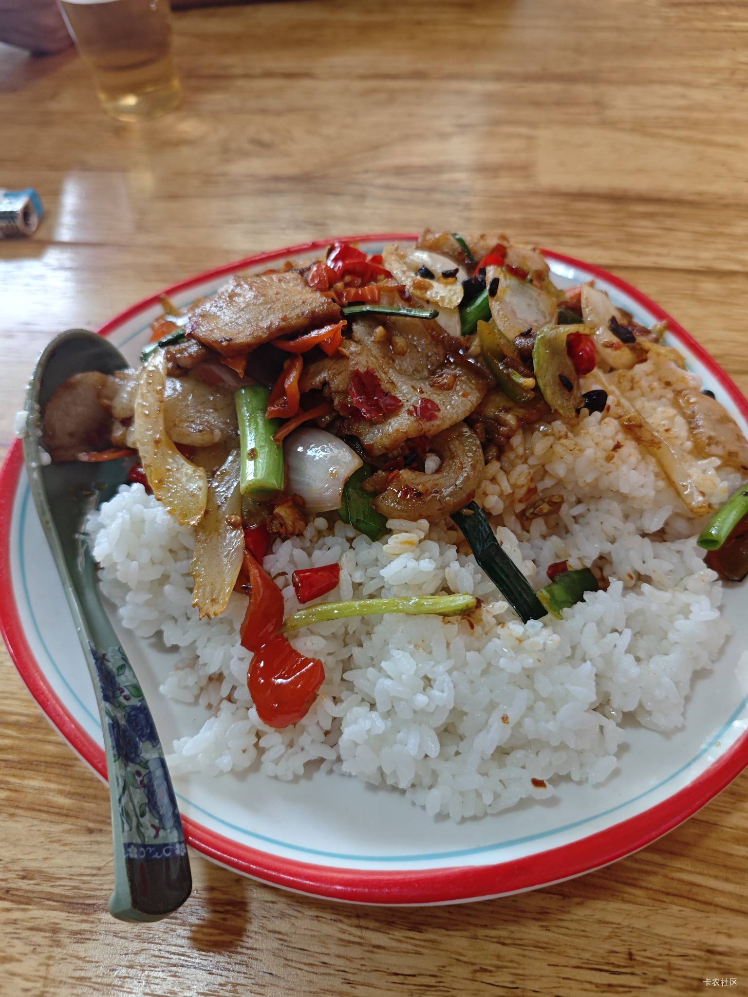 海南这边消费好高呀，一个普普通通的盖饭都要二十几，酒店也贵，这边的工资肯定很高吧6 / 作者:曾经遗忘的角落 / 