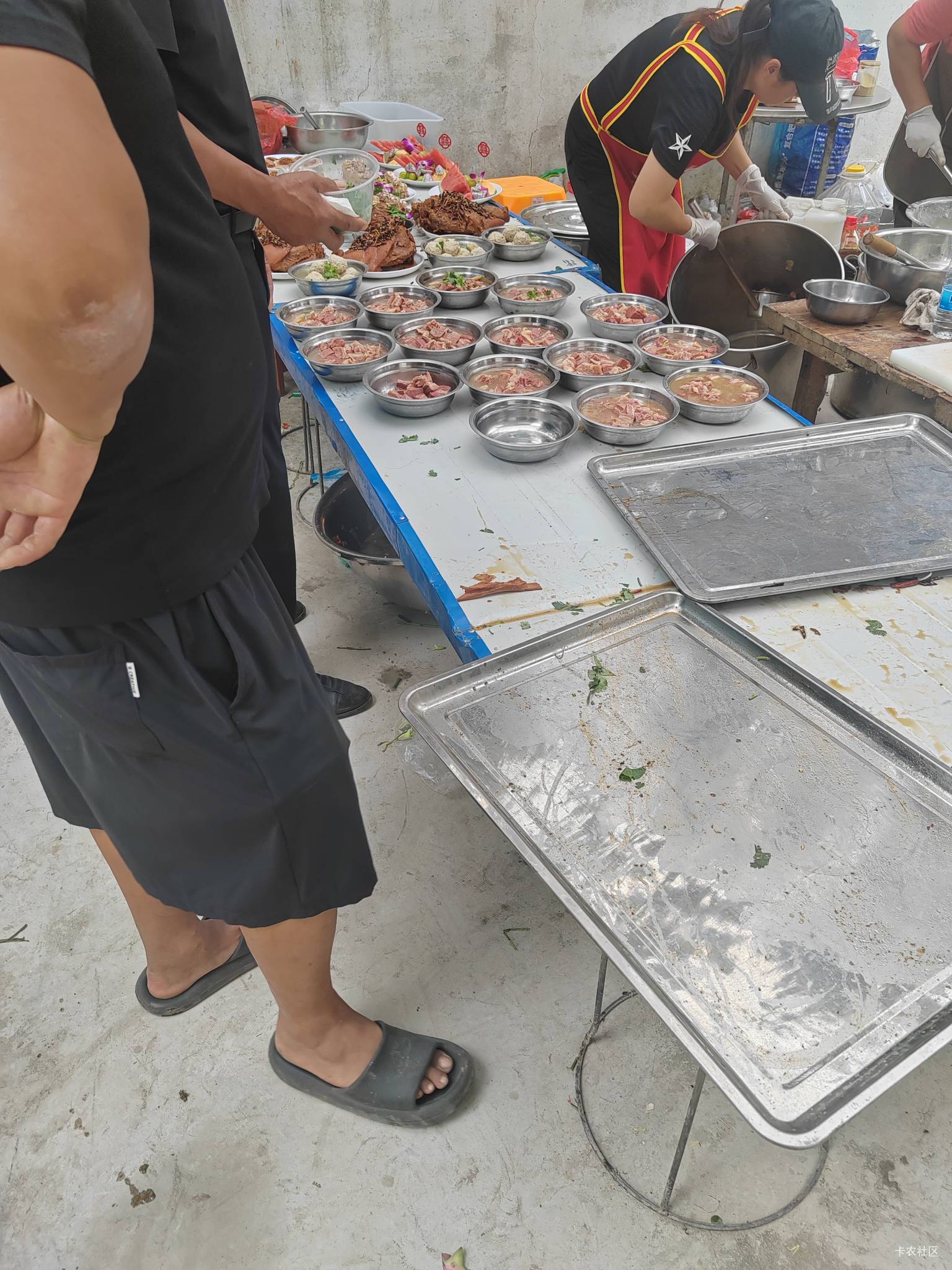 老哥回家帮忙了大鱼大肉吃两天 今天端了一天盘子，累坏了


89 / 作者:效率第一 / 