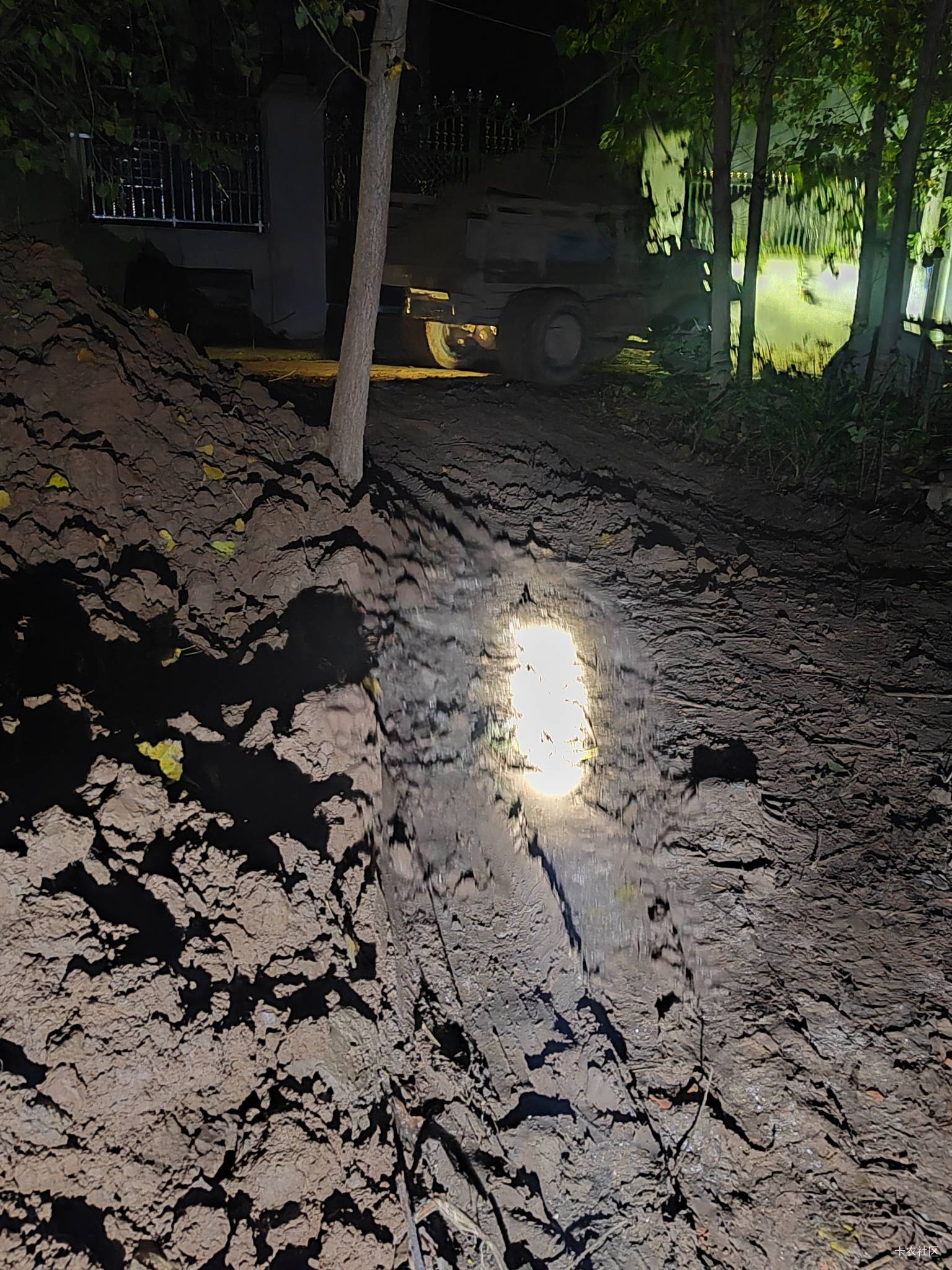 发牌老哥 一车50 在老家拉土，这两天拉了80车了 还得拉



38 / 作者:效率第一 / 