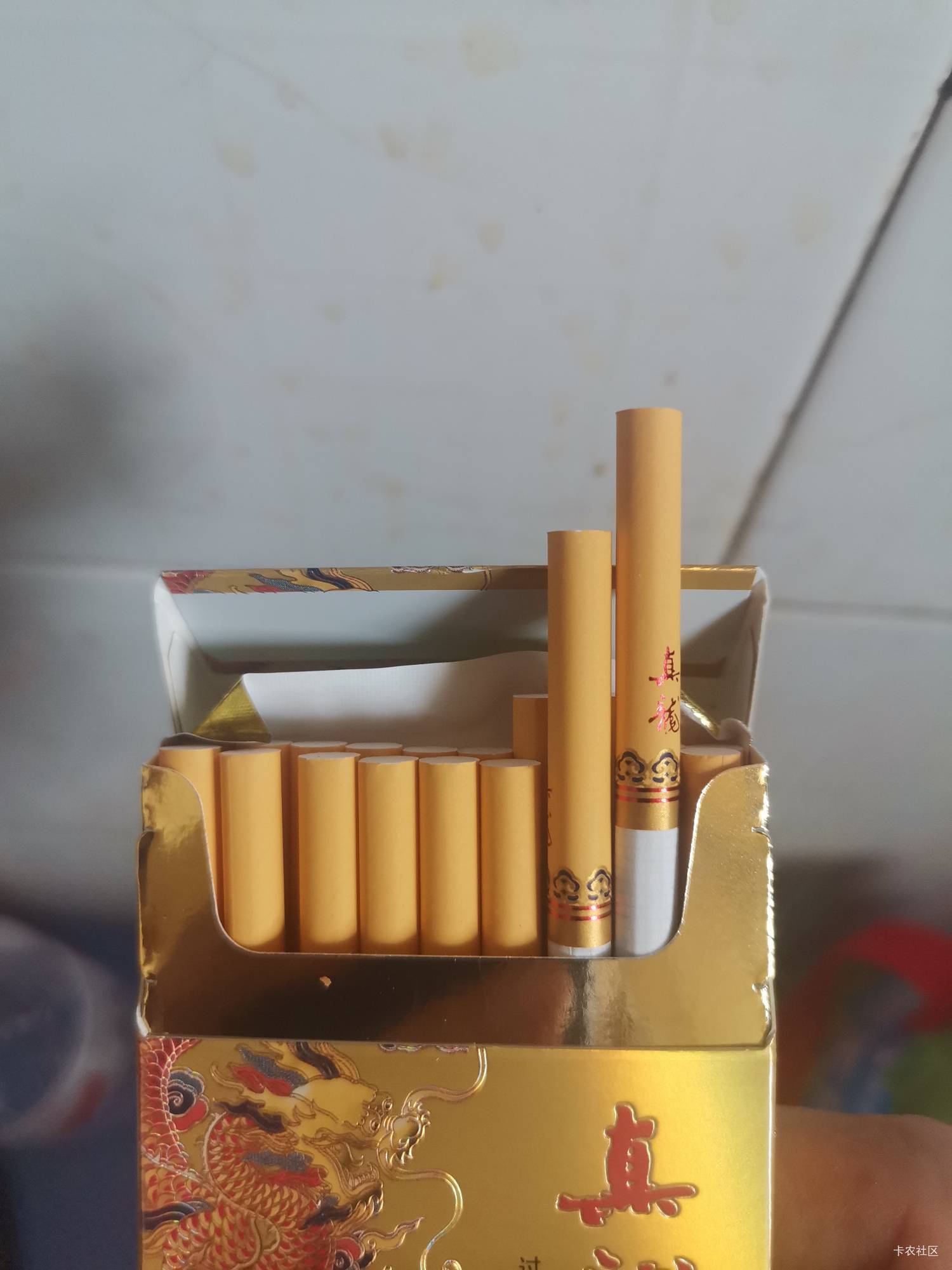 烟瘾越来越大了，以前两天一包，现在一天两包54 / 作者:唧唧复唧唧。 / 