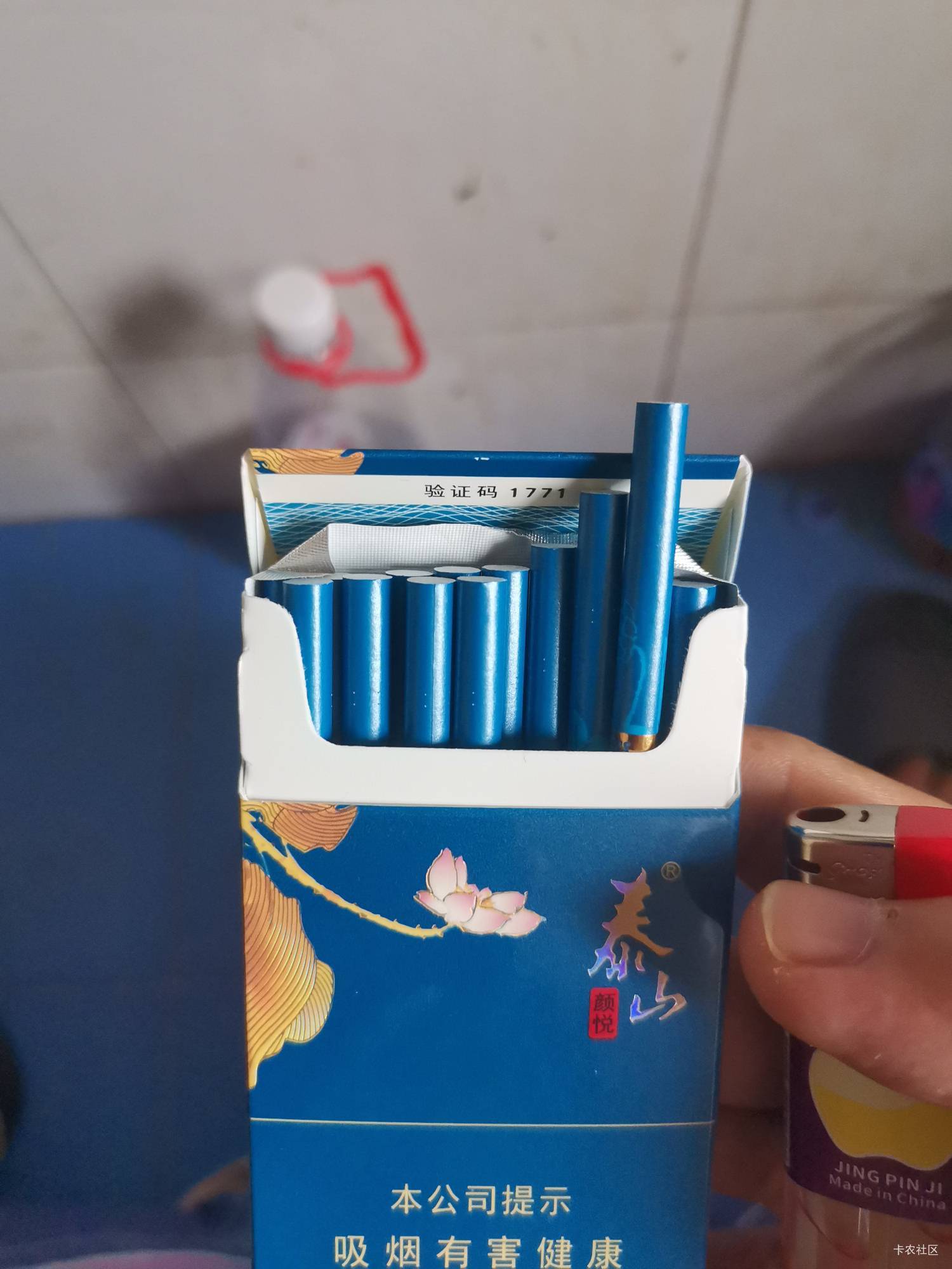 感觉还是没有白利好抽

77 / 作者:唧唧复唧唧。 / 