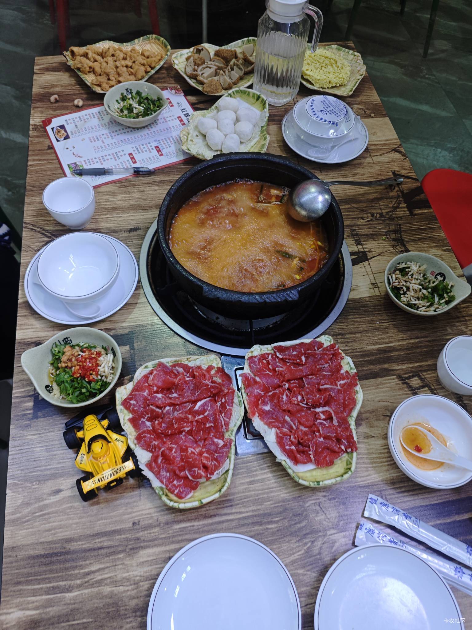 老哥们，吃饭了，整一个酸汤火锅，有没有贵阳老哥


100 / 作者:曾经遗忘的角落 / 