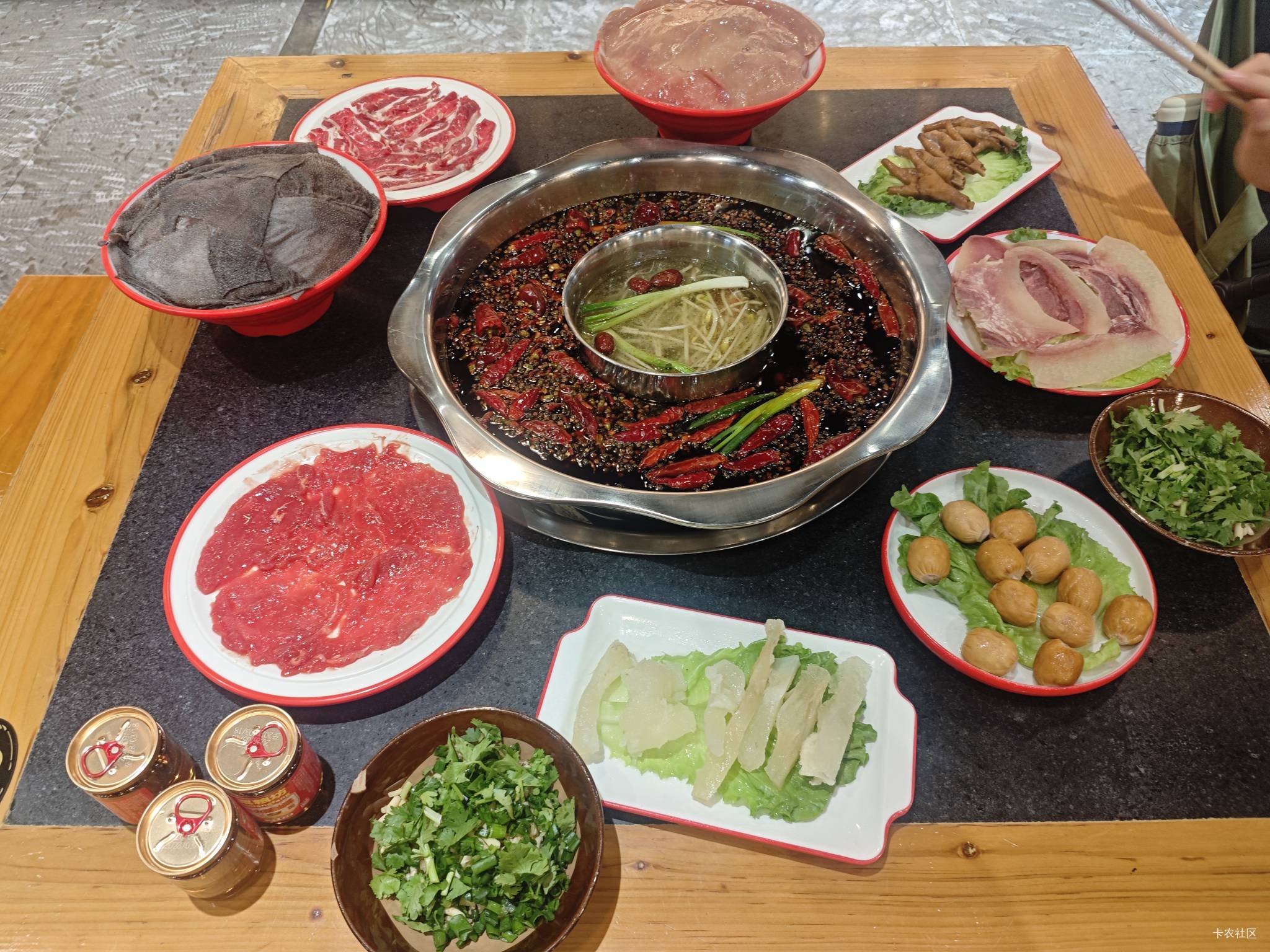 老哥们吃饭了，忙到现在，出来整顿火锅，有重庆老哥吗

38 / 作者:曾经遗忘的角落 / 
