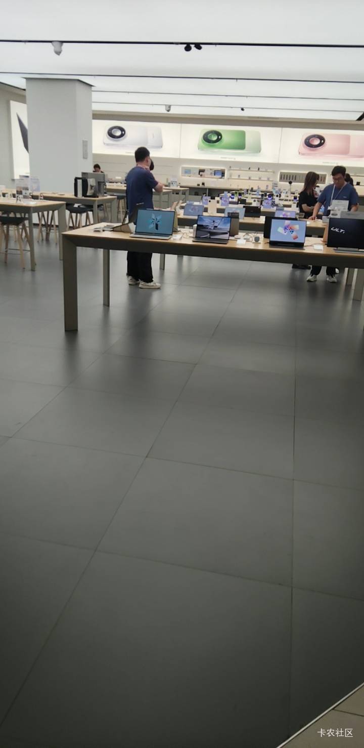 没什么顾客啊，顾客多的话可以用华为的新设备申请毛。

44 / 作者:林王 / 