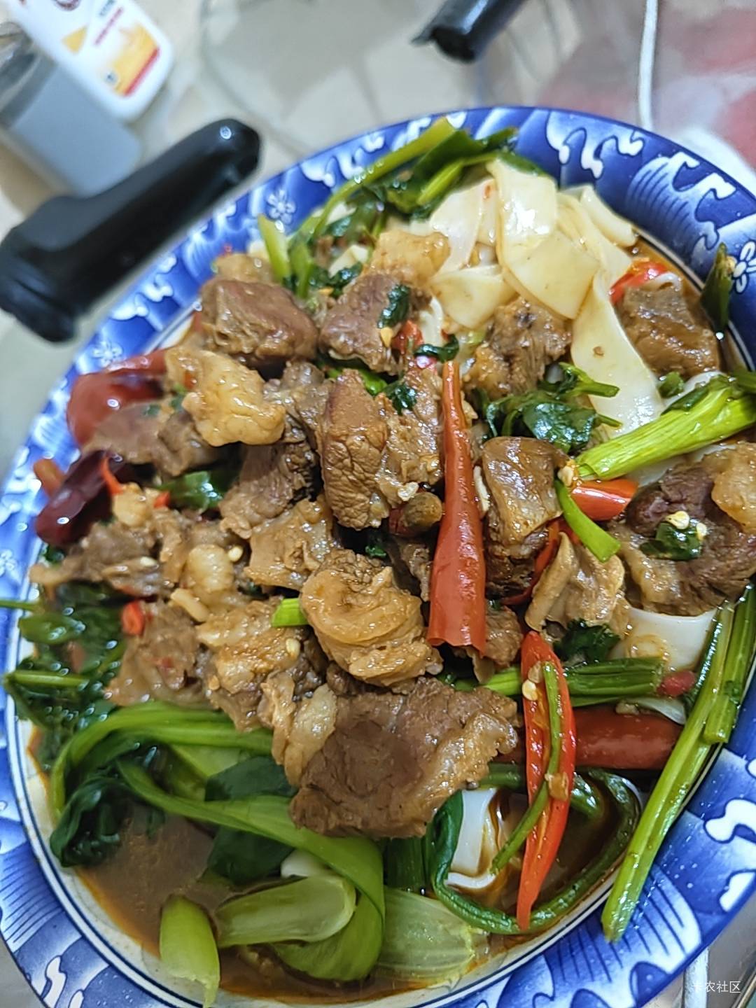 吃个红烧牛肉面

11 / 作者:倚门望行人。 / 