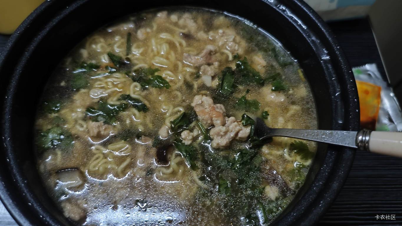 眉毛，饿了一晚上，又得吃泡面

40 / 作者:领错三十八块八的吊毛 / 